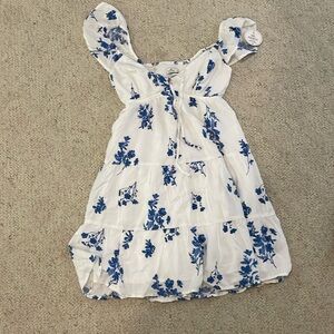 NWT HOLLISTER FLOWY DRESS